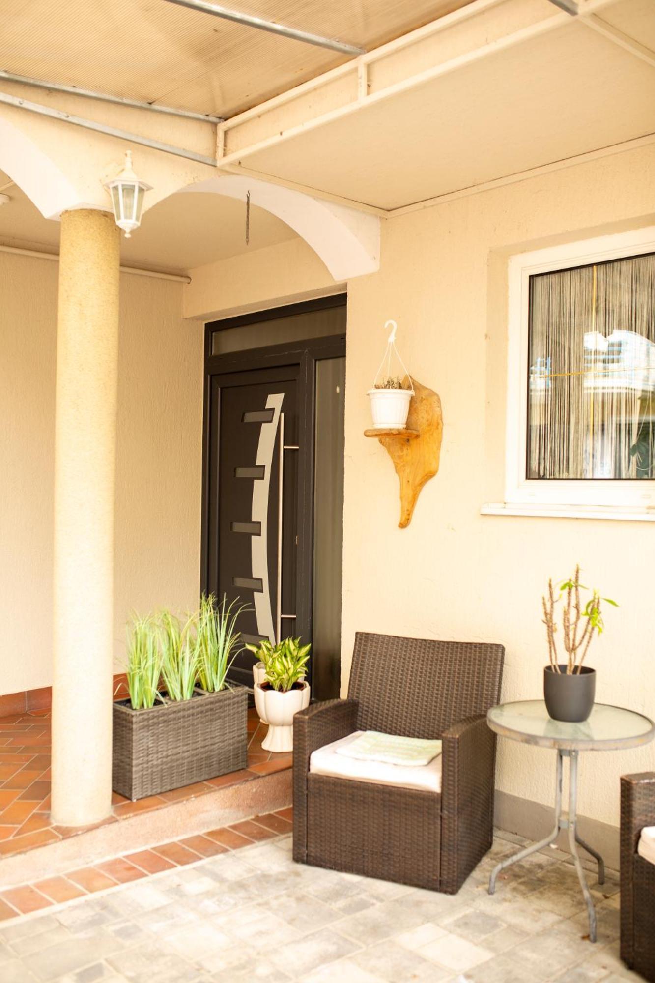 Huerkecz Apartmanhaz Heviz Luaran gambar