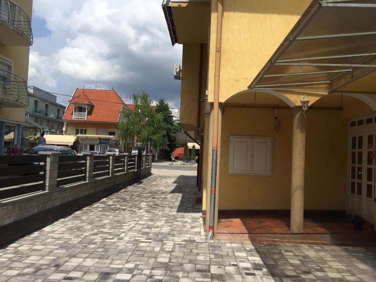 Huerkecz Apartmanhaz Heviz Luaran gambar