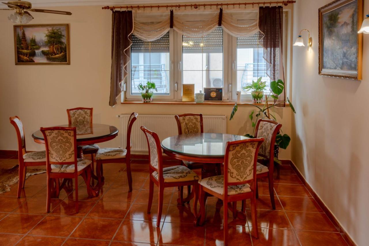 Huerkecz Apartmanhaz Heviz Luaran gambar