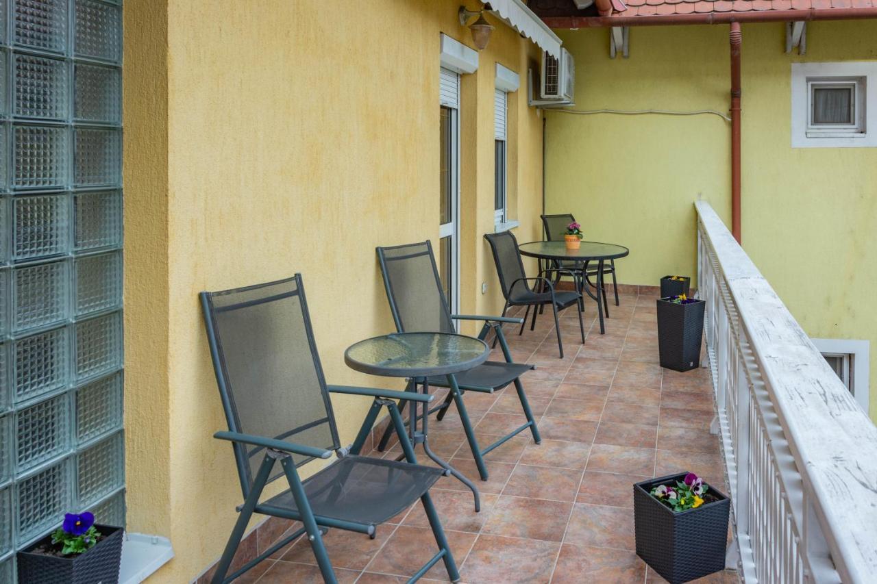 Huerkecz Apartmanhaz Heviz Luaran gambar